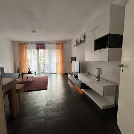 Lägenhet Moderne 3-zimmer-wohnung 6 Gaeste U-bahn Zur Messe Parkplatz *