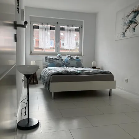 Lägenhet Moderne 3-zimmer-wohnung 6 Gaeste U-bahn Zur Messe Parkplatz